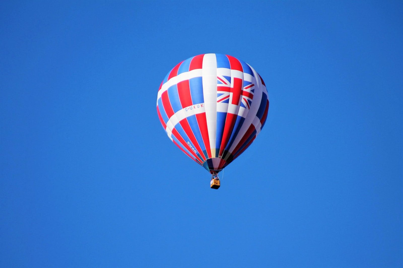 great britain hot air balloon flying